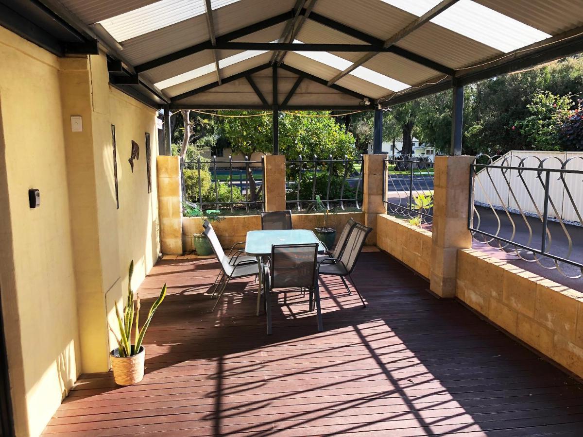 בסלטון Observatory Guesthouse - Adults Only מראה חיצוני תמונה