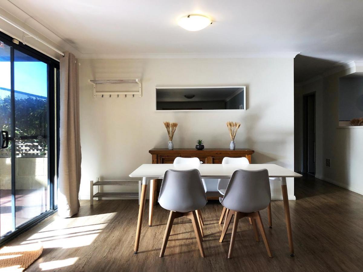 בסלטון Observatory Guesthouse - Adults Only מראה חיצוני תמונה