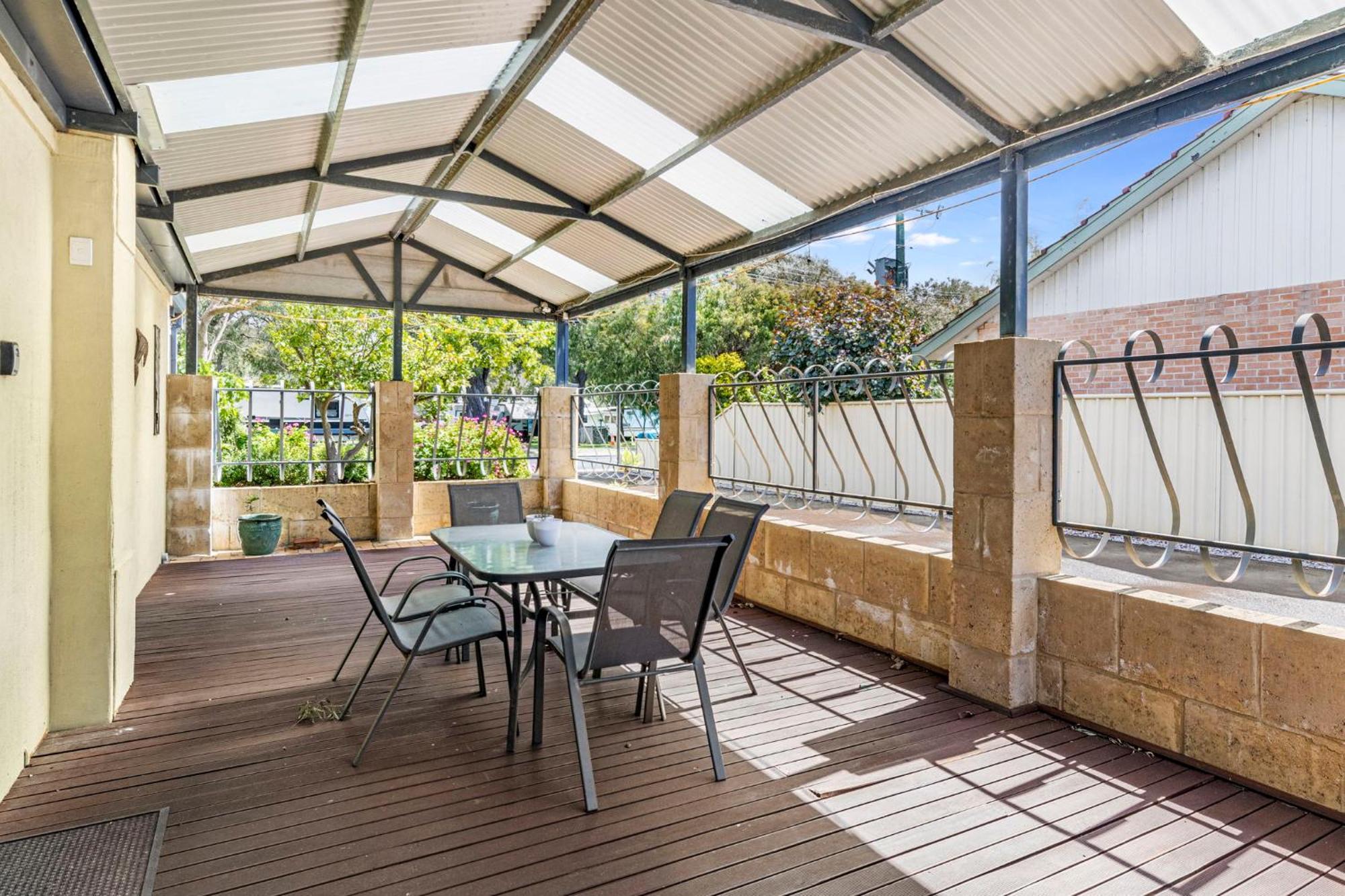 בסלטון Observatory Guesthouse - Adults Only מראה חיצוני תמונה